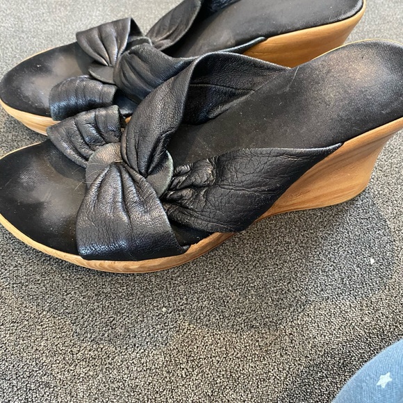 Wood plasticized wedge, black, worn but amazing condition, size 5, leather upper - Picture 7 of 8
